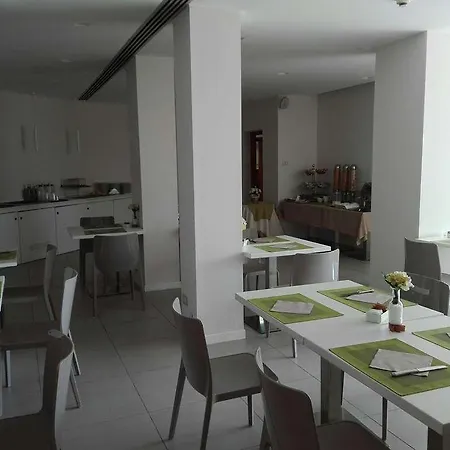 Hotell Fontana Olente 3*